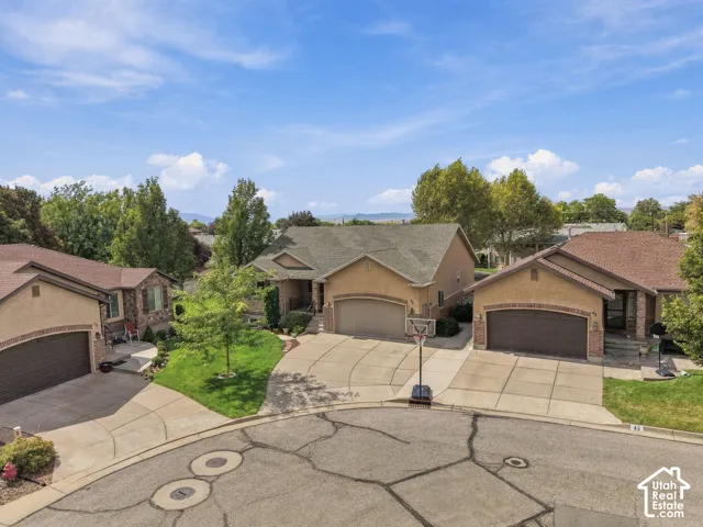 46 E Whitaker Cir, Kaysville, Utah 84037