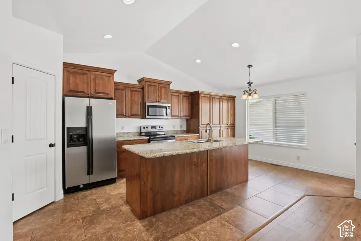46 E Whitaker Cir, Kaysville, Utah 84037