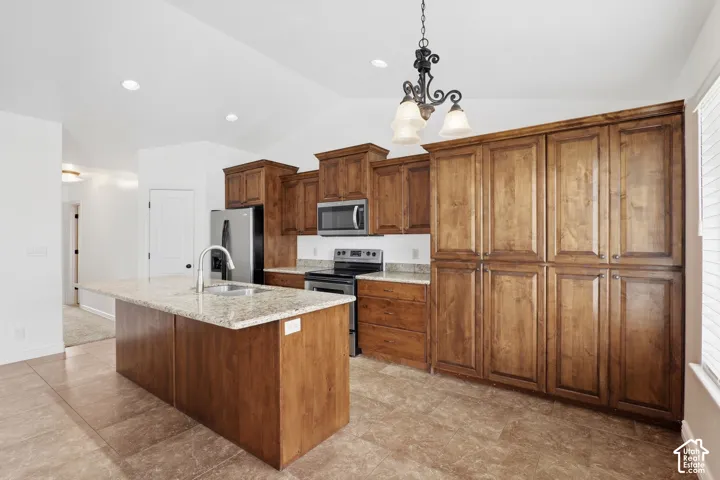 46 E Whitaker Cir, Kaysville, Utah 84037