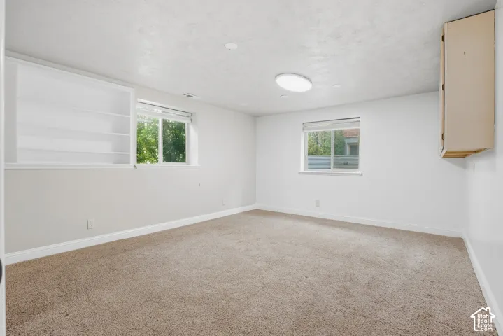46 E Whitaker Cir, Kaysville, Utah 84037