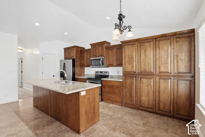 46 E Whitaker Cir, Kaysville, Utah 84037