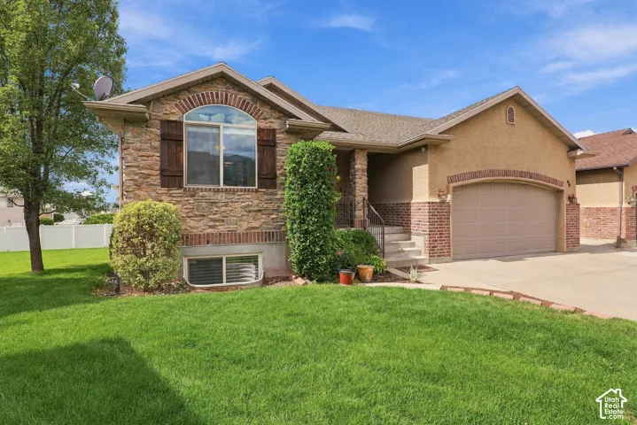 46 E Whitaker Cir, Kaysville, Utah 84037
