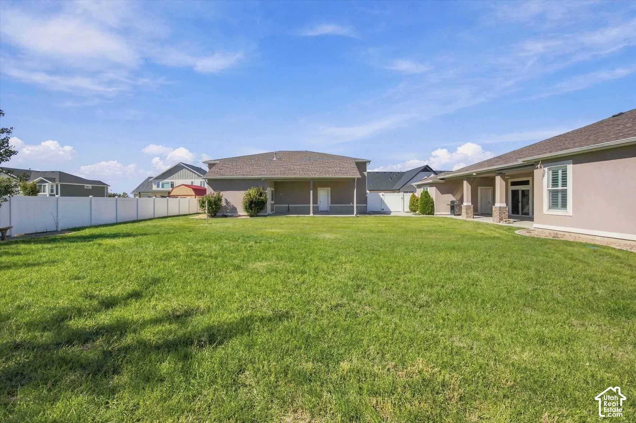 Expansive lawn area, so many ideas for this huge yard!