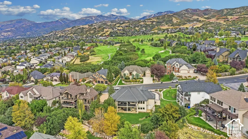 Stunning 6 bedroom home perched above the valley with incredible views