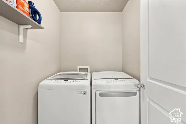 Built-in wall shelving