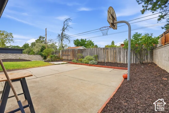 2981 E La Joya Dr, Holladay, Utah 84124