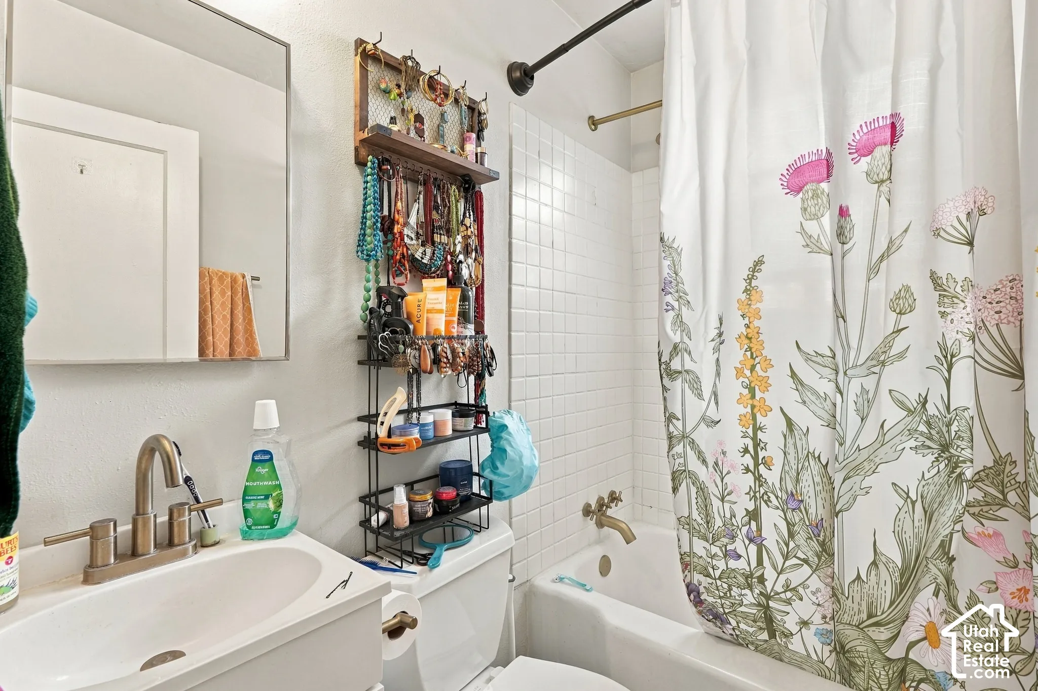 Unit 4 Bathroom