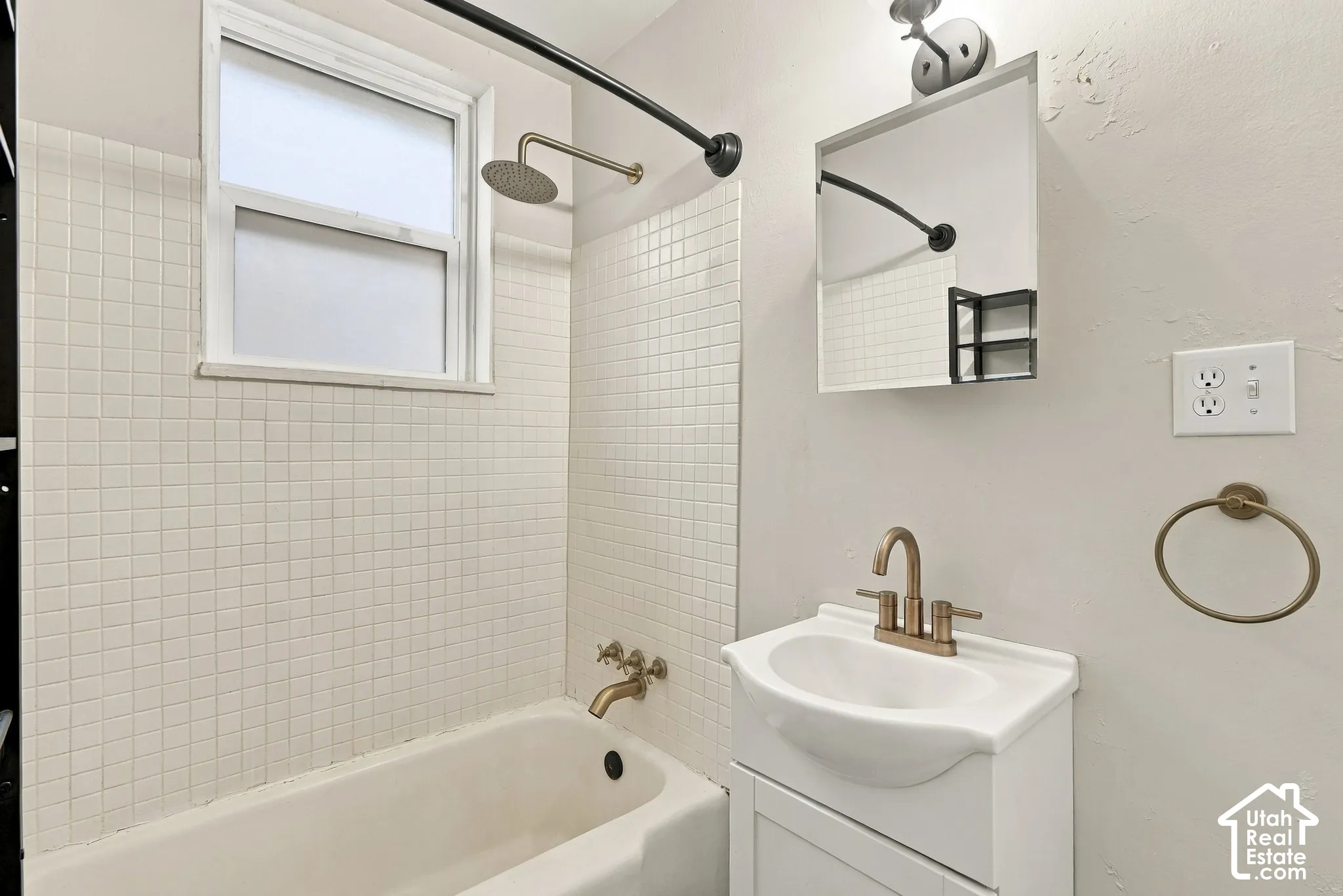 Unit 6 Bathroom