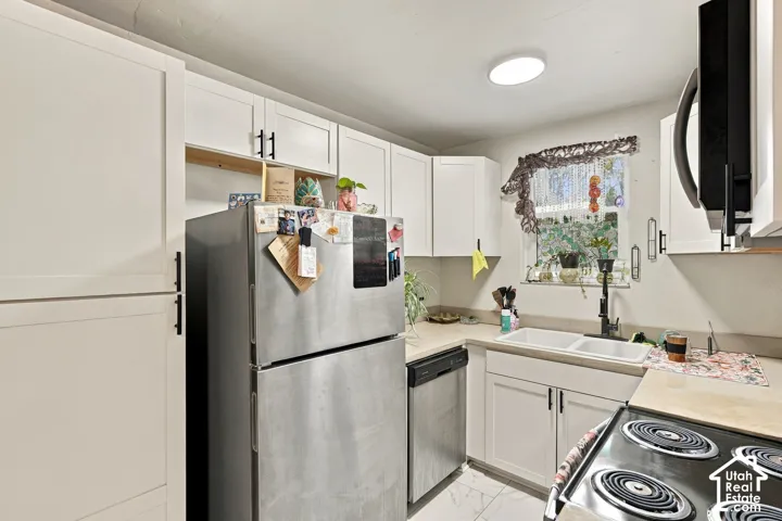 Unit 4 Kitchen