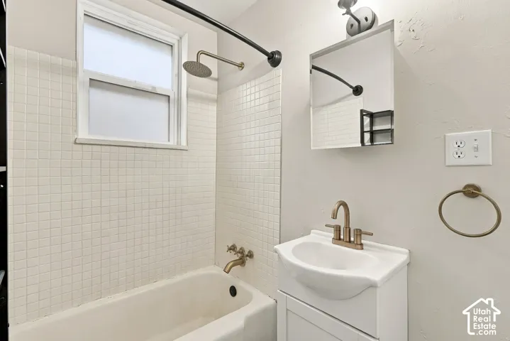 Unit 6 Bathroom