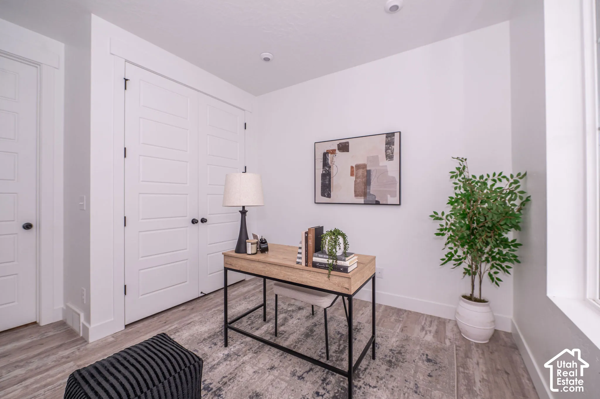 first floor bedroom or office