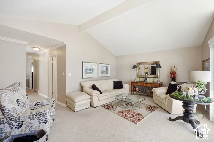 4685 Living room
