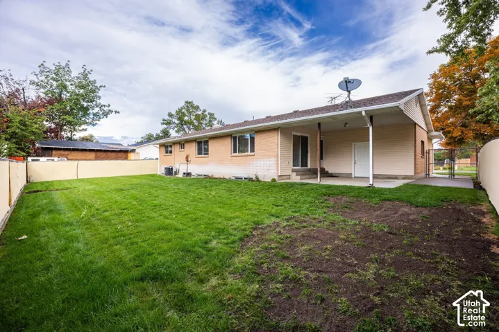 1556 E Petunia Way, Sandy, Utah 84092