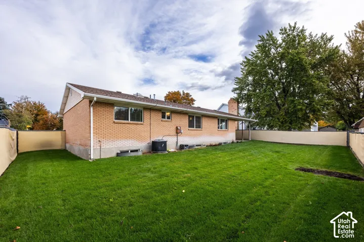 1556 E Petunia Way, Sandy, Utah 84092