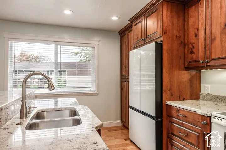1556 E Petunia Way, Sandy, Utah 84092