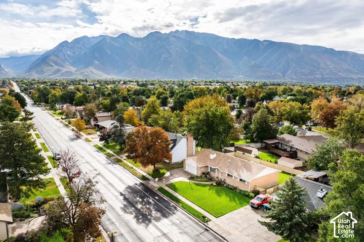 1556 E Petunia Way, Sandy, Utah 84092