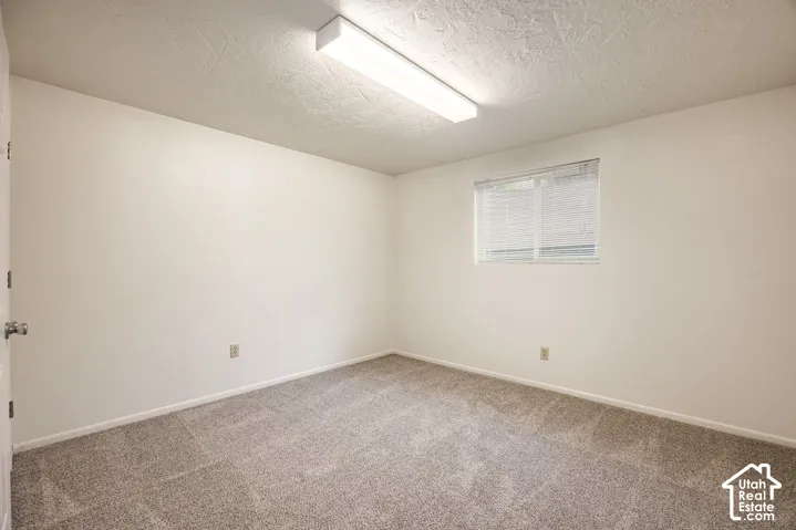 1556 E Petunia Way, Sandy, Utah 84092