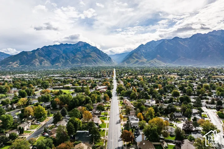 1556 E Petunia Way, Sandy, Utah 84092