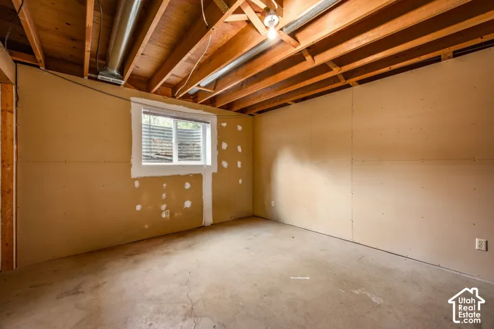 1556 E Petunia Way, Sandy, Utah 84092