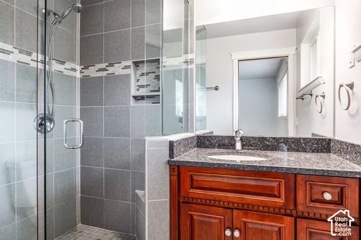 1556 E Petunia Way, Sandy, Utah 84092