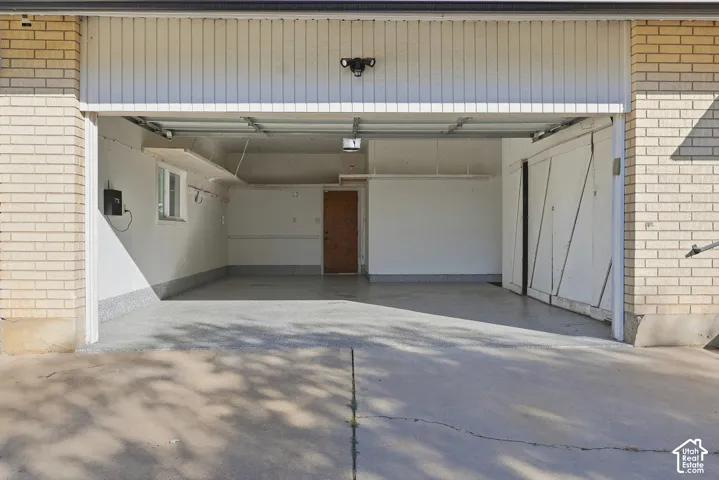 Epoxy floors and storage