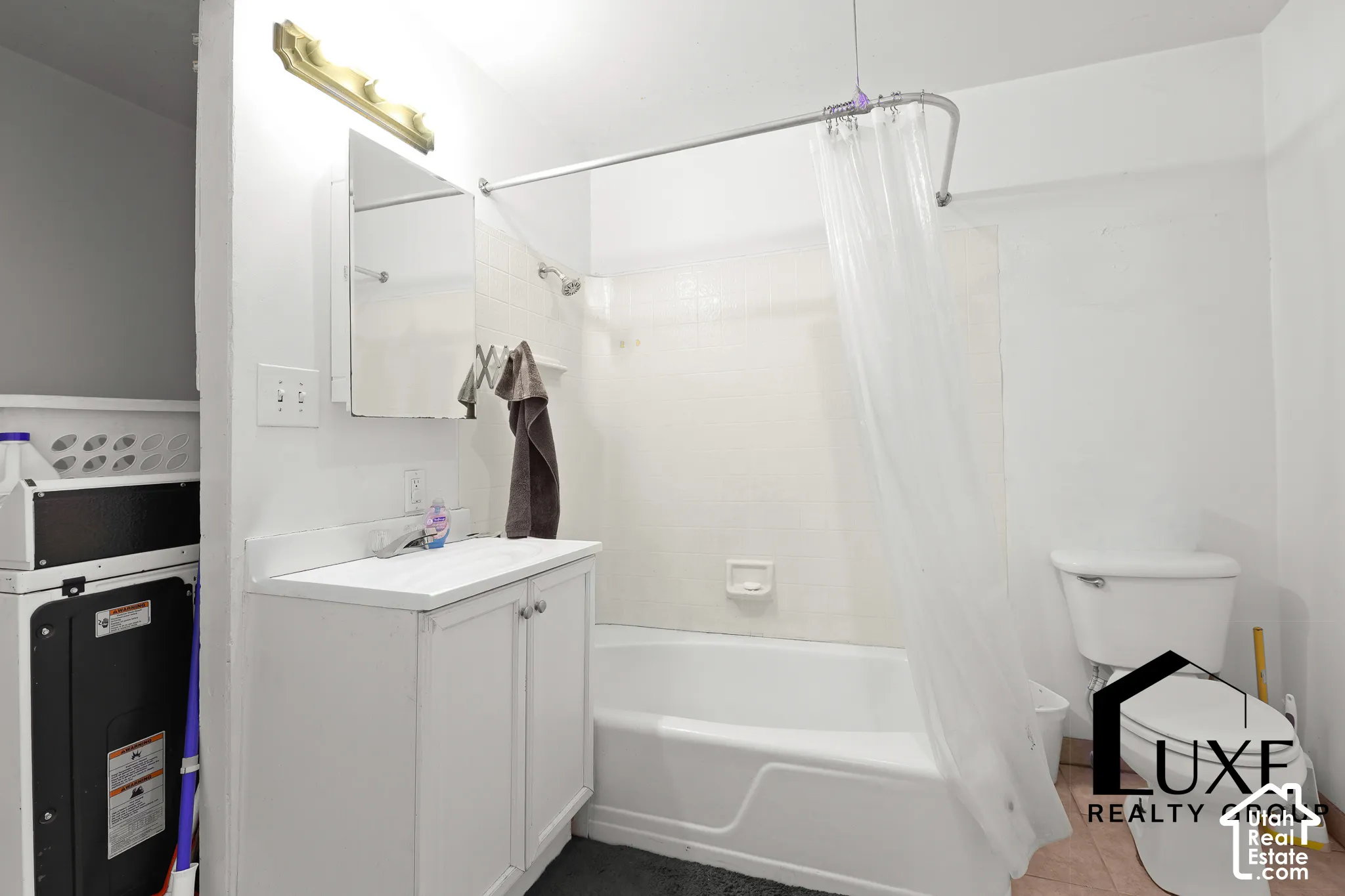 Unit #1 Bathroom