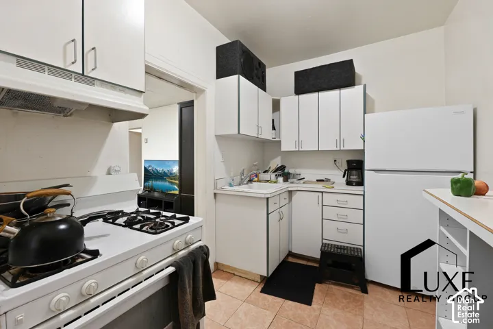 Unit #1 kitchen