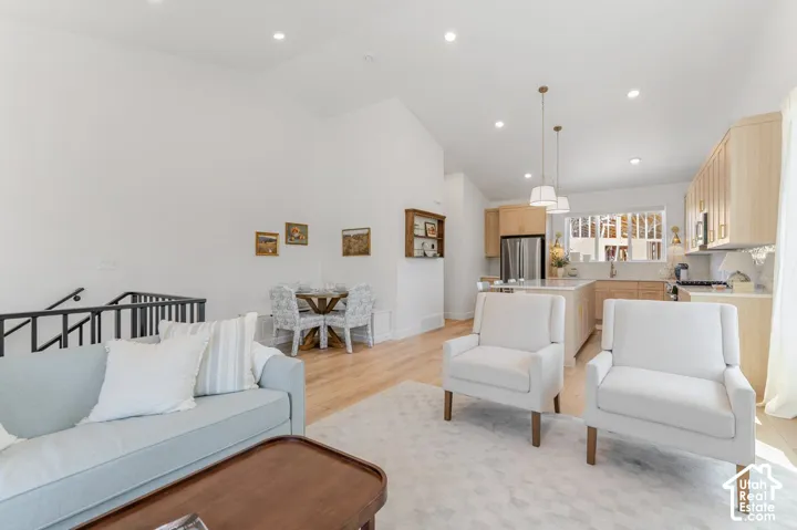 Vaulted ceiling with recessed lighting