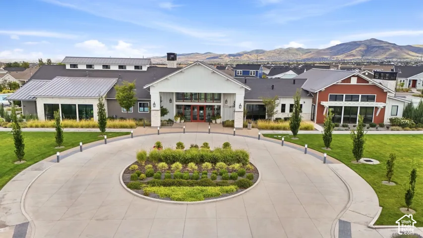 Circular drive with central landscaping