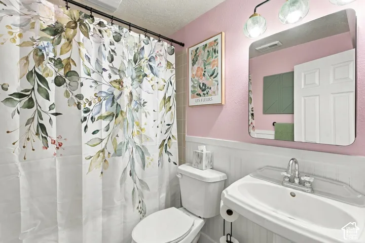 Bathroom in the basement.
