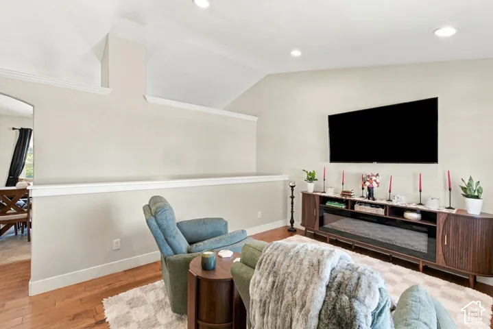 Vaulted ceilings with recessed lighting
