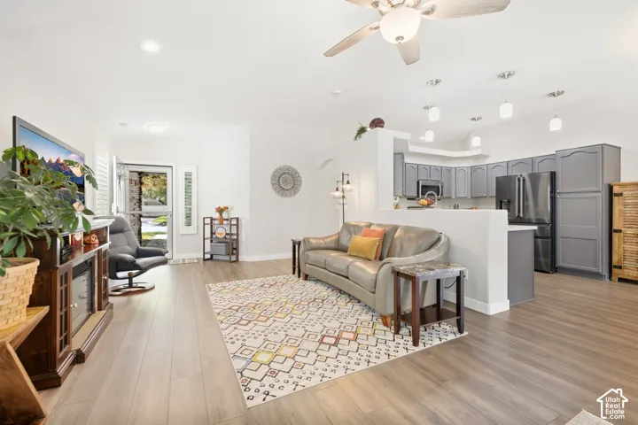 1112 W Autumn Leaf Ln, Taylorsville, Utah 84123