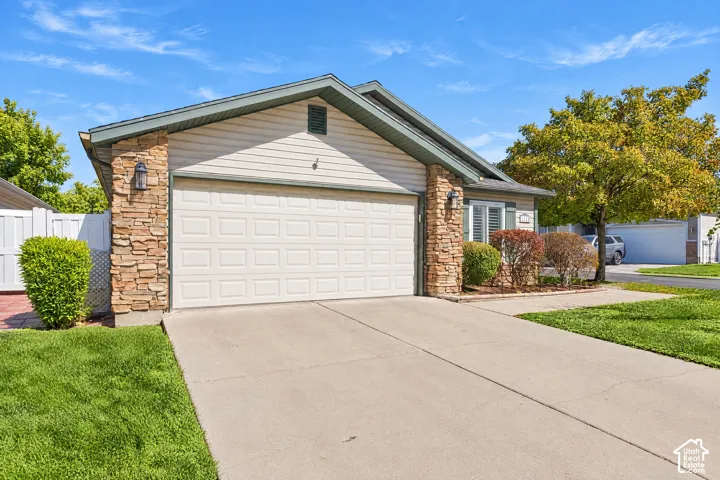1112 W Autumn Leaf Ln, Taylorsville, Utah 84123