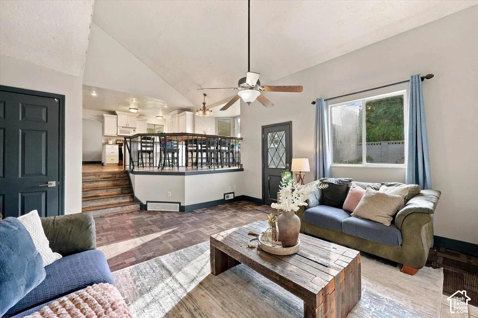 Vaulted ceilings, hardwood flooring