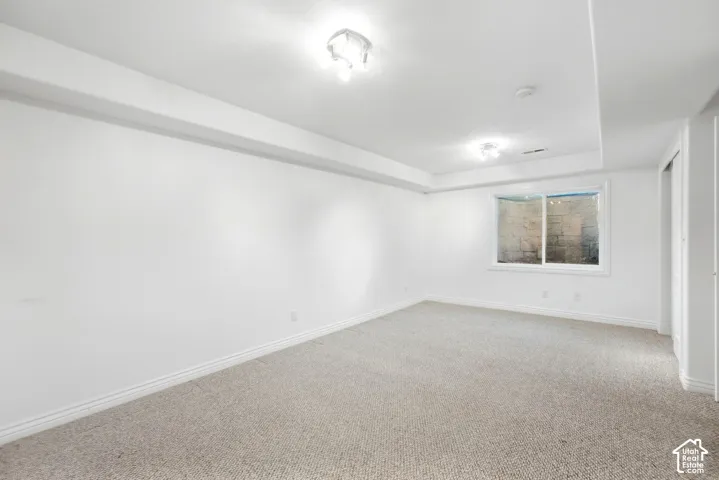 Recessed ceiling with integrated lighting