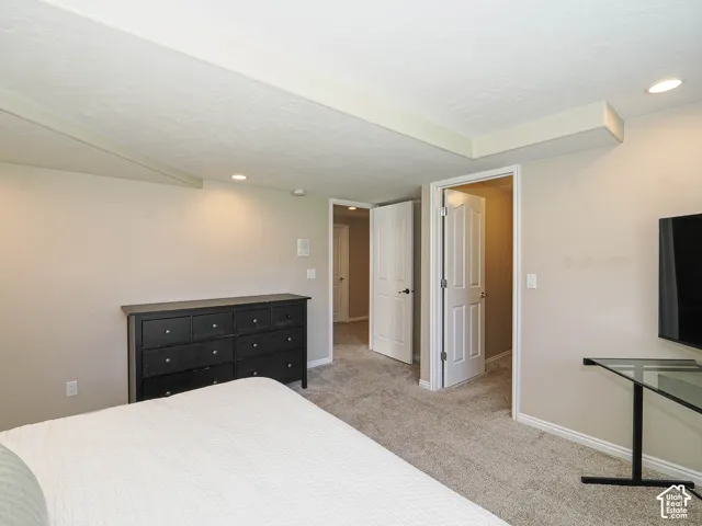 Textured ceiling with recessed lighting