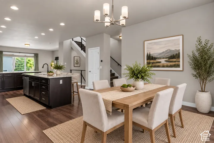 Virtually staged dining/kitchen