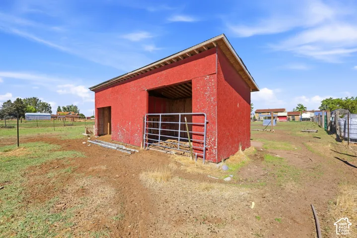 Barn included