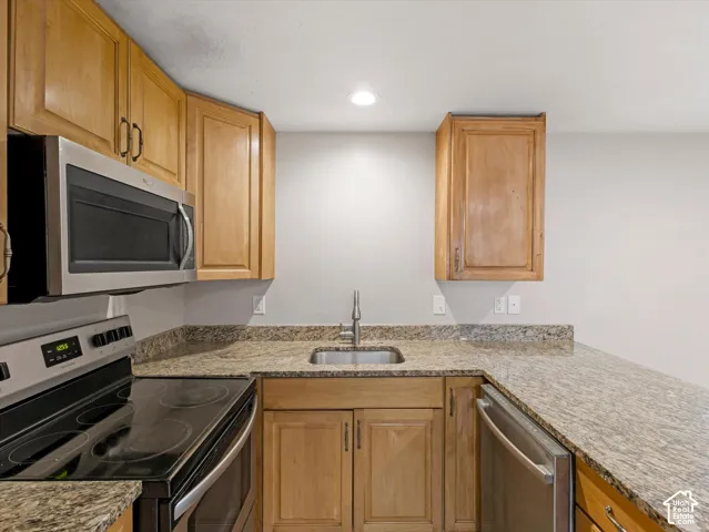 8354 S Oak Gate Dr, West Jordan, Utah 84081
