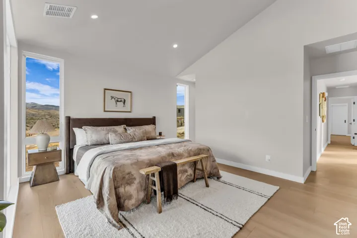 Vaulted ceiling with recessed lighting
