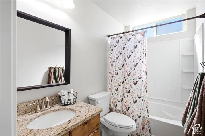 3034 S Edgewater Ln., Syracuse, Utah 84075