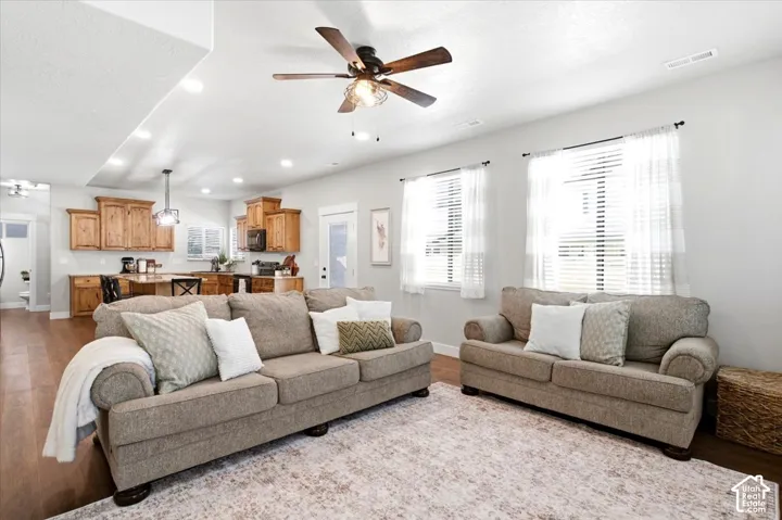 3034 S Edgewater Ln., Syracuse, Utah 84075
