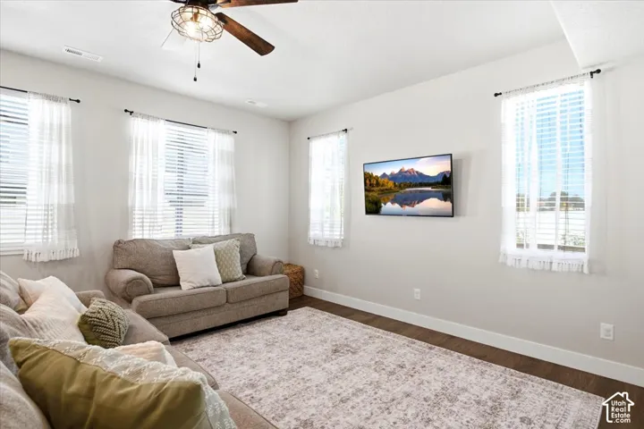 3034 S Edgewater Ln., Syracuse, Utah 84075