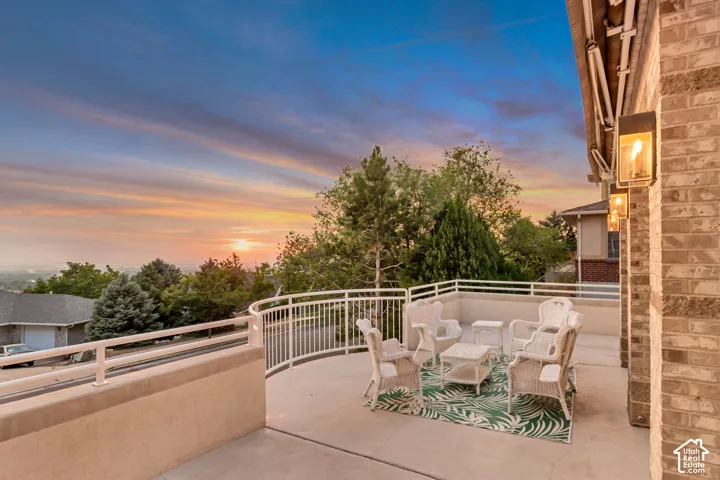 Front balcony with valley views at twilight