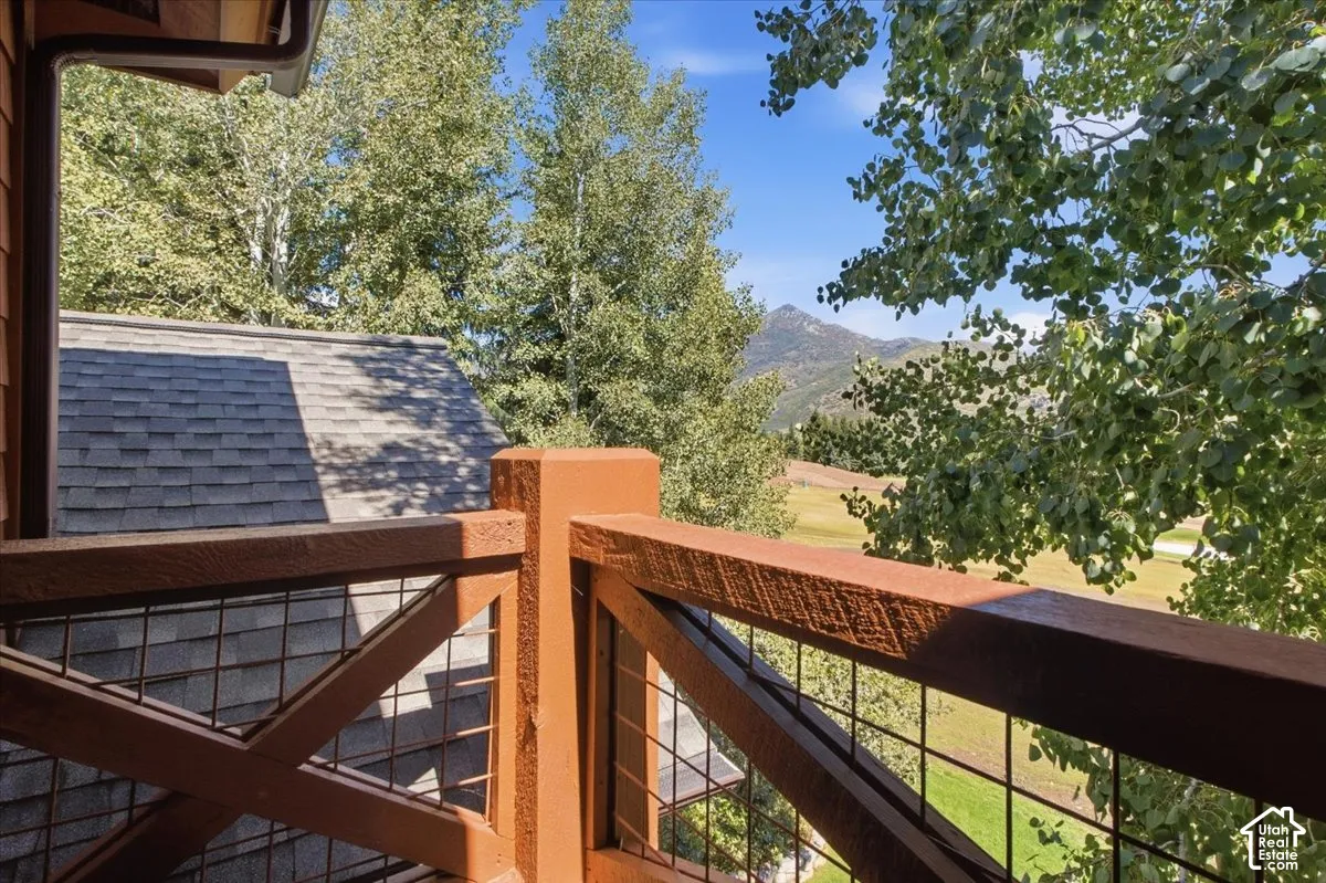 Owner's suite balcony overlooking the golf course with mountain views