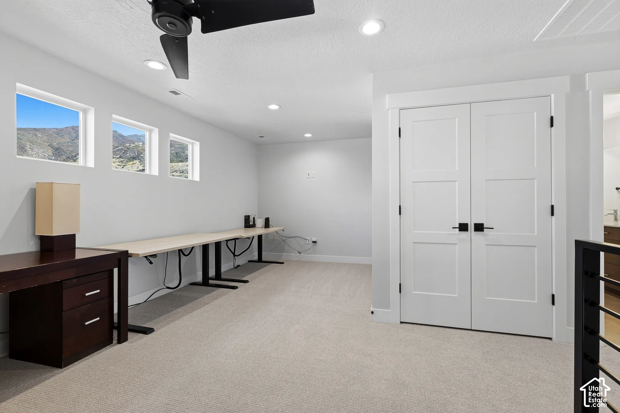Upstairs loft perfect for an office, game room or play room