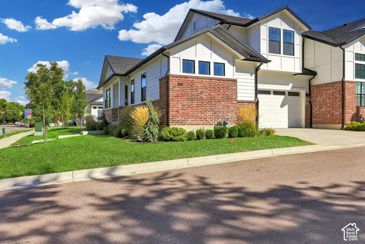 Pristine townhome located in the heart of historic Farmington