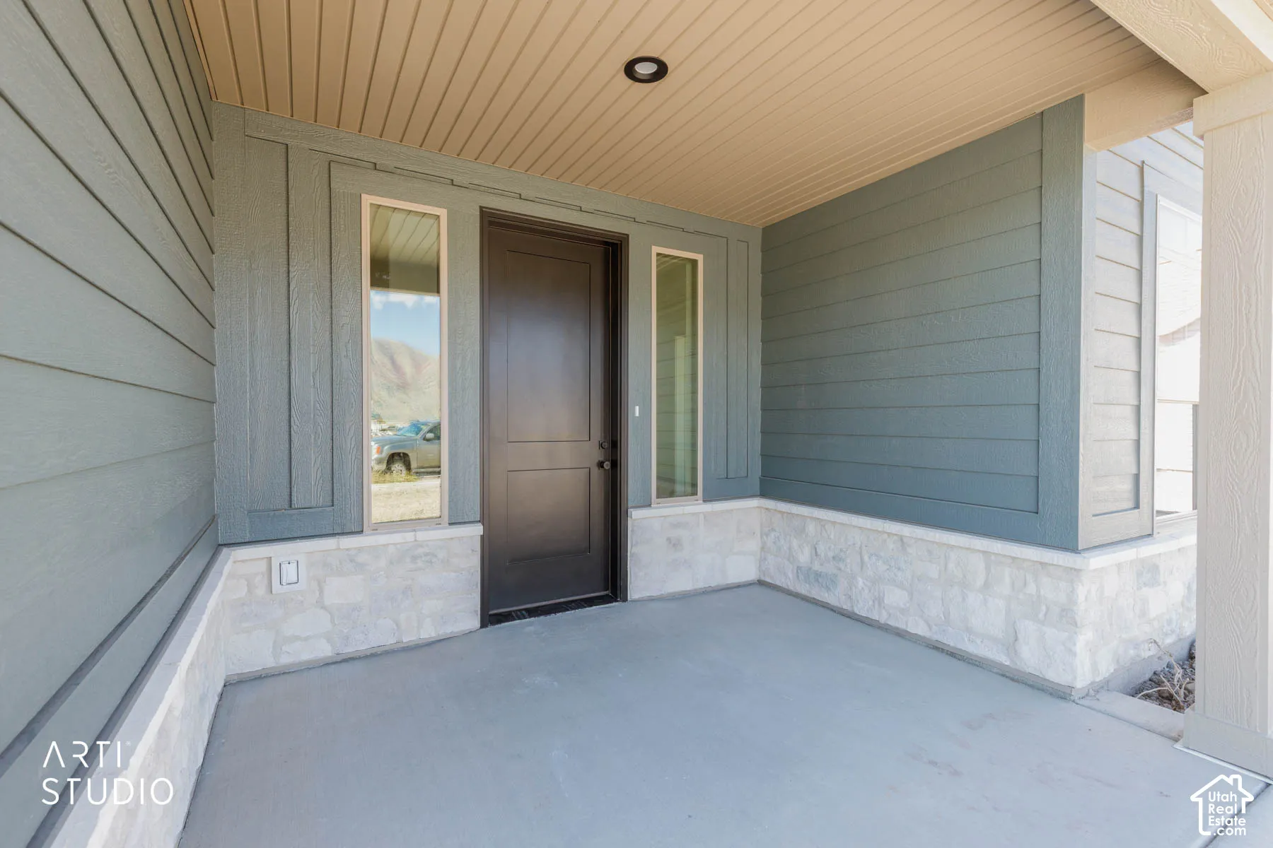 Covered entry with 8' door