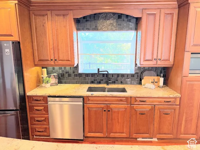 Undermount Sink & Big Garden pop out window.