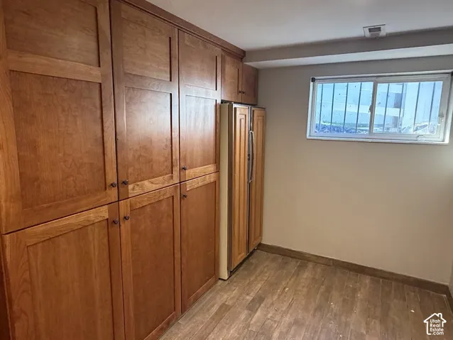 Daylight Window & Additional Storage Fridge.